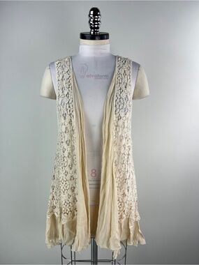 💚 3558. Cream Lace Crochet Open Front Vest